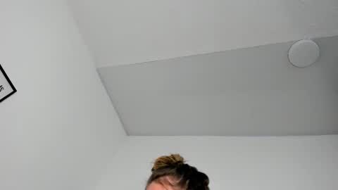 lizz_luna online show from 10-21-25, 03:35