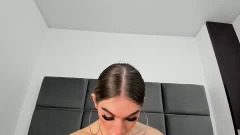 lizz_luna online show from 11-05-25, 06:30