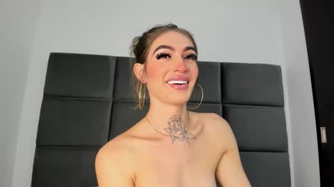 lizz_luna online show from 11-06-25, 05:58