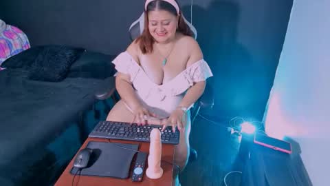 lizz_milf online show from 09-15-25, 02:17