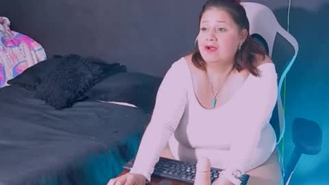 lizz_milf online show from 09-16-25, 04:02