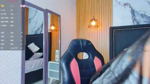 Snapshot of lizza_oss chatting on 02-25-26, 12:04 Liz online show from 02-25-26, 12:04