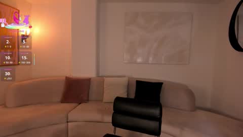 Snapshot of lizzcooper_ chatting on 10-24-25, 04:09 Lizz online show from 10-24-25, 04:09