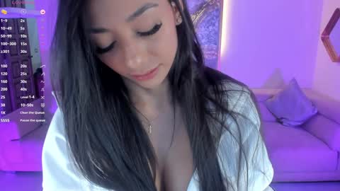 Lizzi  online show from 12-19-24, 12:34