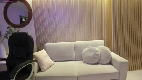 Lizzi  online show from 03-10-25, 08:23