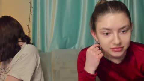 lizzi_muur online show from 01-14-25, 03:26