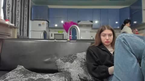 lizzi_muur online show from 03-05-25, 02:23