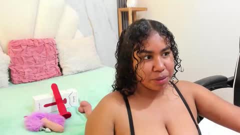 lizzie_williamss online show from 11-09-25, 03:05