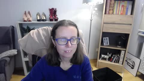 Lizzy online show from 10-27-25, 05:33