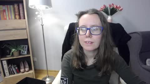 Lizzy online show from 02-27-26, 05:40