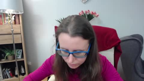 Lizzy online show from 04-10-26, 05:45