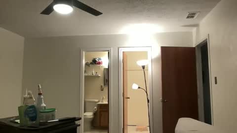 Lizzy online show from 01-16-26, 01:31