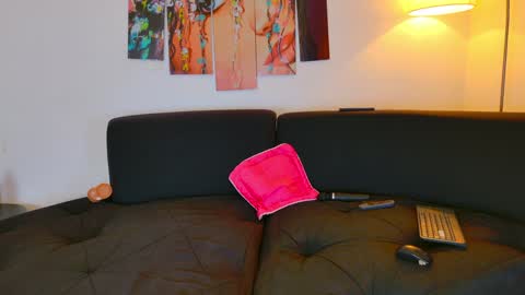 Snapshot of lizzymontana chatting on 01-26-25, 05:34 Liz online show from 01-26-25, 05:34