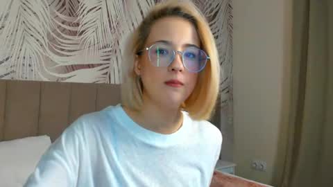 lizzysin online show from 04-16-26, 01:50