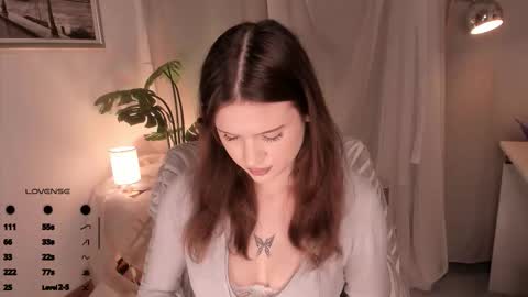 Snapshot of llkadream chatting on 11-13-25, 07:07 Arina online show from 11-13-25, 07:07