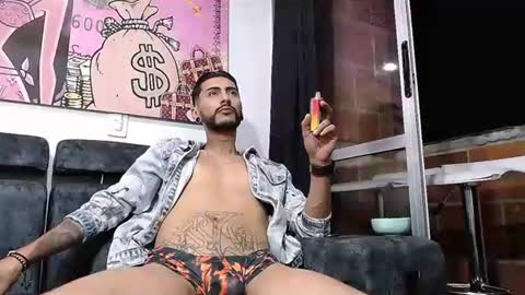 lobocruzlatino online show from 02-04-25, 08:24