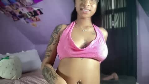 Snapshot of locsoffun chatting on 12-27-24, 03:26 Dashaa online show from 12-27-24, 03:26