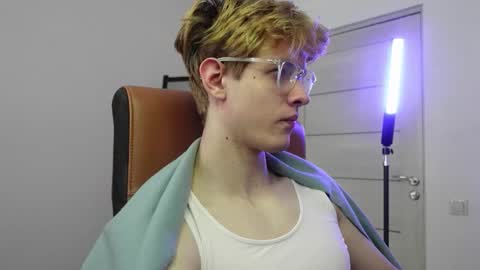 LOGAN FRASER online show from 10-02-25, 12:34