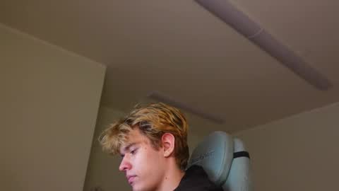 LOGAN FRASER online show from 11-08-25, 03:01