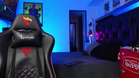 logan_hugh8 online show from 01-14-26, 04:29