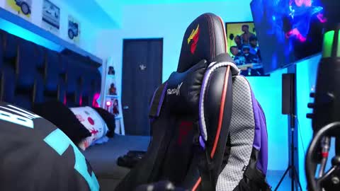 logan_hugh8 online show from 02-23-26, 08:50