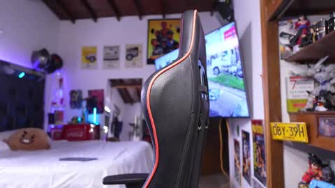 logan_hugh8 online show from 03-12-26, 01:39