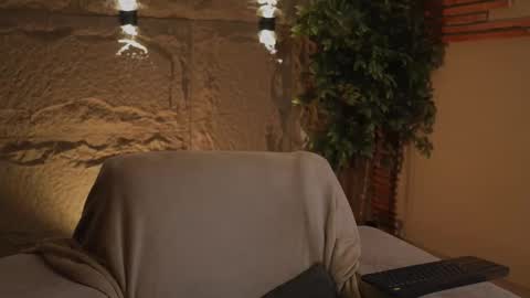 logan_varela online show from 10-14-25, 09:37