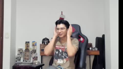 Snapshot of logannick chatting on 01-14-25, 08:09 Logan online show from 01-14-25, 08:09