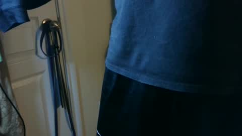 Snapshot of loganreaves69 chatting on 12-16-24, 03:30 Logan Reaves online show from 12-16-24, 03:30