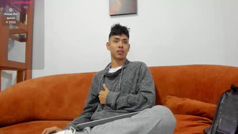 logantwink18 online show from 10-22-25, 10:59