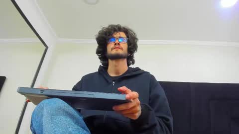 Loggan online show from 03-06-25, 03:13