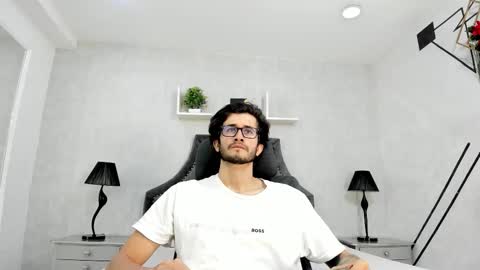 Loggan online show from 10-05-25, 05:44
