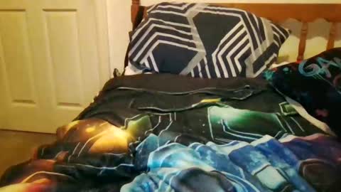 Snapshot of logmog chatting on 02-16-25, 02:53 Logmog online show from 02-16-25, 02:53