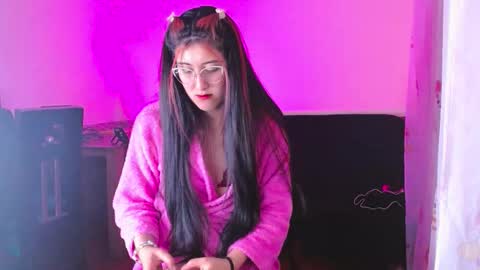 Snapshot of lois_fer chatting on 02-23-26, 04:15 Lois online show from 02-23-26, 04:15