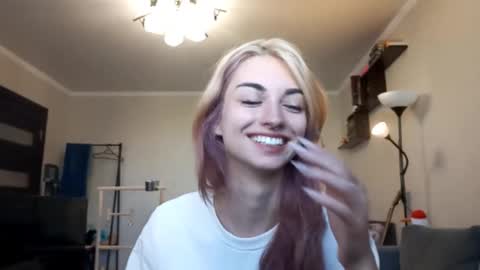 Amelia online show from 09-24-25, 07:33