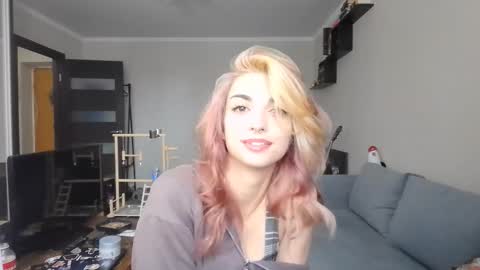 Amelia online show from 09-29-25, 10:09