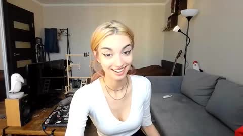 Amelia online show from 10-03-25, 09:06