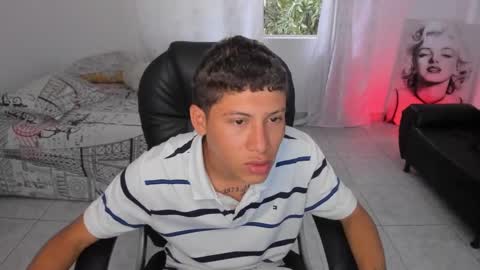 Snapshot of loius_booy chatting on 10-08-25, 04:26 Loius Boy online show from 10-08-25, 04:26