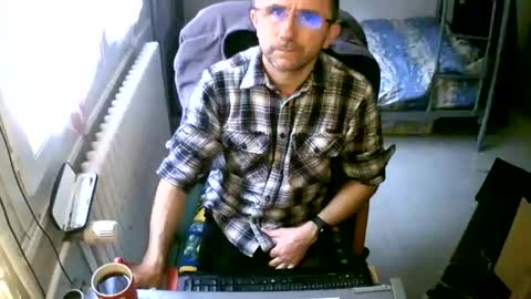 Snapshot of lokoum39 chatting on 12-02-24, 11:01 lokoum39 online show from 12-02-24, 11:01