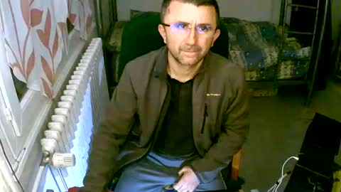 Snapshot of lokoum39 chatting on 12-03-24, 06:28 lokoum39 online show from 12-03-24, 06:28