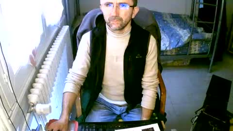 Snapshot of lokoum39 chatting on 12-07-24, 12:02 lokoum39 online show from 12-07-24, 12:02