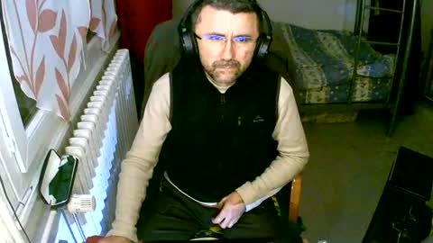 Snapshot of lokoum39 chatting on 12-10-24, 07:22 lokoum39 online show from 12-10-24, 07:22