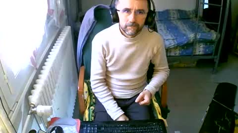 Snapshot of lokoum39 chatting on 12-13-24, 10:41 lokoum39 online show from 12-13-24, 10:41