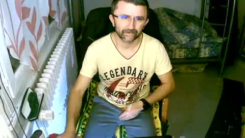 Snapshot of lokoum39 chatting on 12-18-24, 06:14 lokoum39 online show from 12-18-24, 06:14