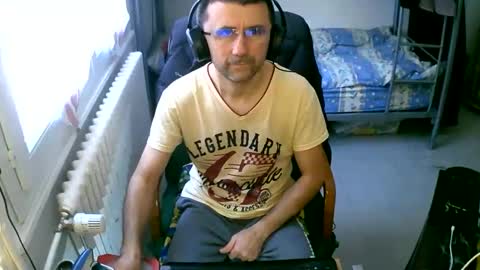 Snapshot of lokoum39 chatting on 12-25-24, 12:05 lokoum39 online show from 12-25-24, 12:05