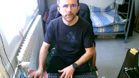 Snapshot of lokoum39 chatting on 12-28-24, 12:35 lokoum39 online show from 12-28-24, 12:35