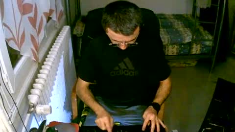 Snapshot of lokoum39 chatting on 12-29-24, 07:43 lokoum39 online show from 12-29-24, 07:43