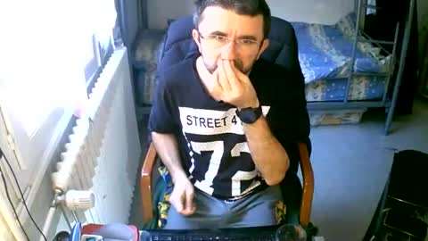 Snapshot of lokoum39 chatting on 01-12-25, 10:23 lokoum39 online show from 01-12-25, 10:23