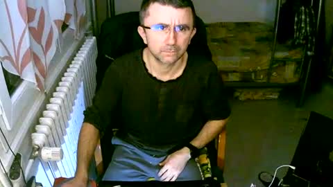Snapshot of lokoum39 chatting on 02-05-25, 06:59 lokoum39 online show from 02-05-25, 06:59