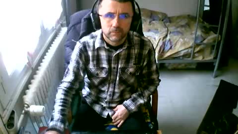 Snapshot of lokoum39 chatting on 02-10-25, 12:08 lokoum39 online show from 02-10-25, 12:08